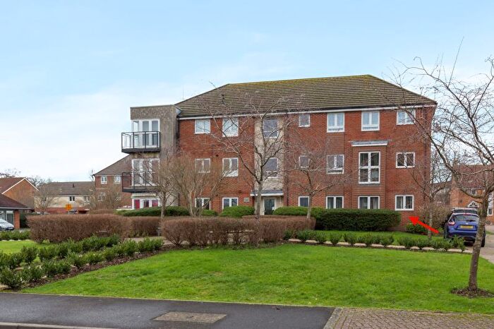 2 Bedroom Flat For Sale In Dale Square, Havant, PO9