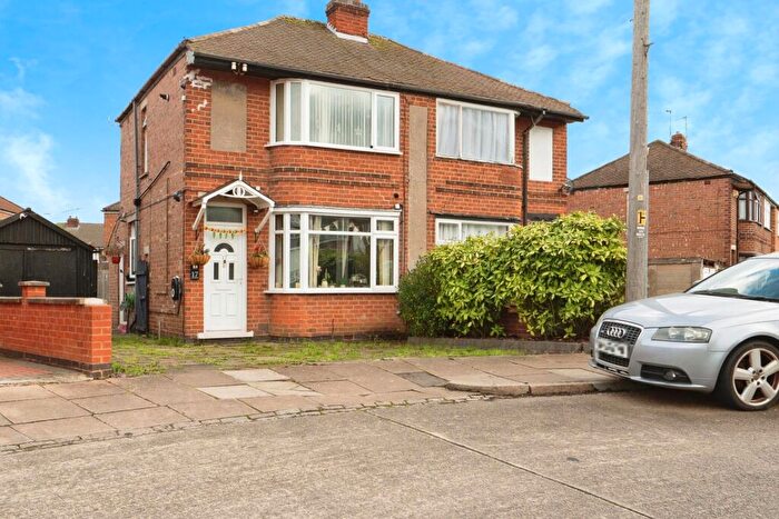 3 Bedroom Semi Detached House For Sale In Brackenthwaite, Leicester, Leicestershire, LE4