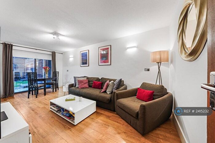 2 Bedroom Flat To Rent In Deanery Close, London, N2