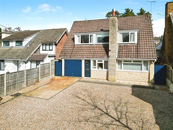4 Bedroom Detached House For Sale In Yeovil Road, Owlsmoor, Sandhurst, Berkshire, GU47