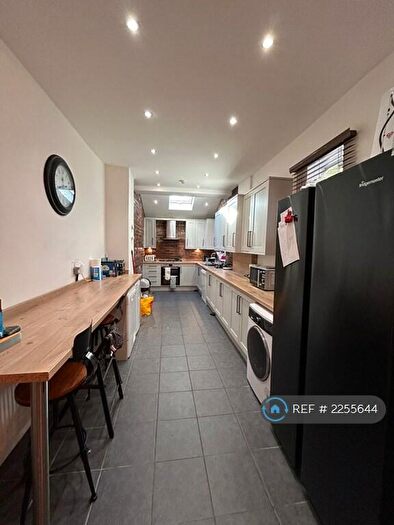 9 Bedroom Terraced House To Rent In Kingswood Road, Manchester, M14