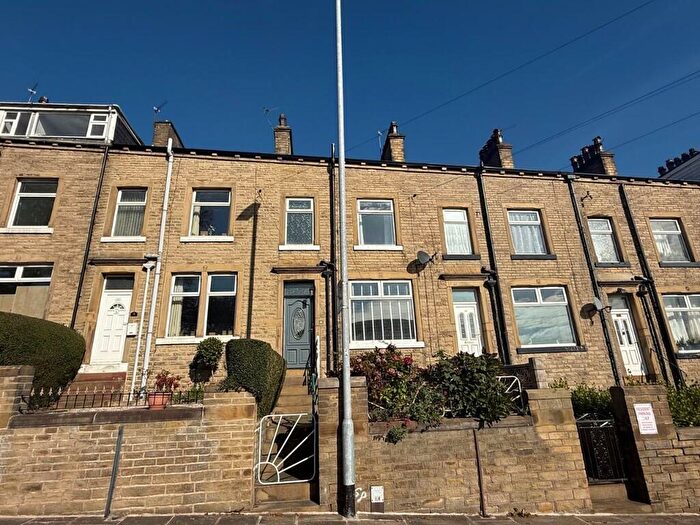 4 Bedroom Terraced House For Sale In Dryclough Lane, Halifax, West Yorkshire, HX3