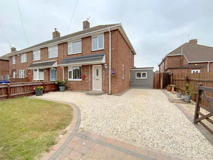3 Bedroom Terraced House For Sale In Mendip Avenue, Scartho, DN33