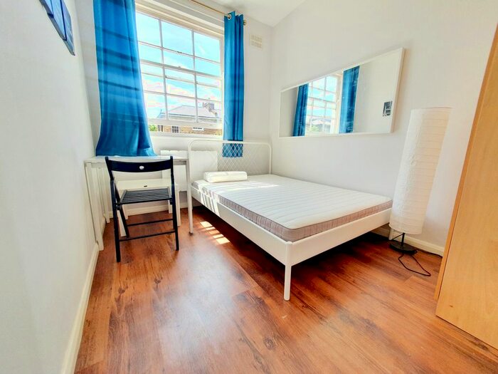 Studio To Rent In Offord Road, London, N1
