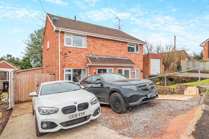 3 Bedroom Semi-Detached House For Sale In Queens Acre, Newnham, GL14