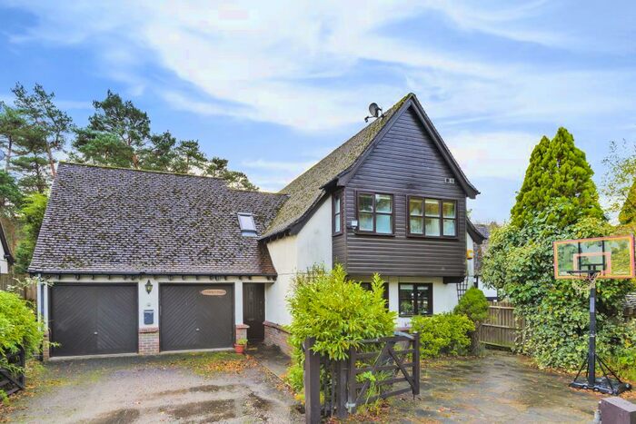 4 Bedroom Detached House To Rent In Camberley, Surrey, GU15