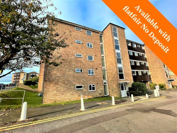2 Bedroom Apartment To Rent In Gale Moor Avenue, Gosport, PO12