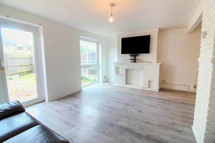 4 Bedroom Terraced House To Rent In Moore Avenue, Tilbury, RM18