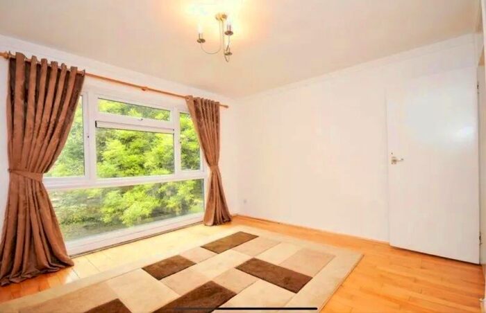 2 Bedroom Flat To Rent In Taymount Rise, Forest Hill, SE23