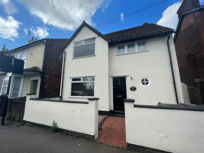 3 Bedroom House To Rent In Cambridge Street, Aylesbury, HP20