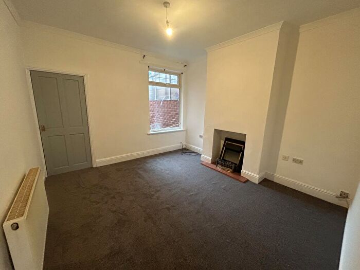 2 Bedroom Terraced House To Rent In Park Road, Smethwick, B67