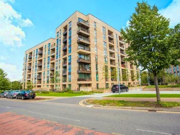 2 Bedroom Flat To Rent In Lakeside Drive, Park Royal, London, NW10