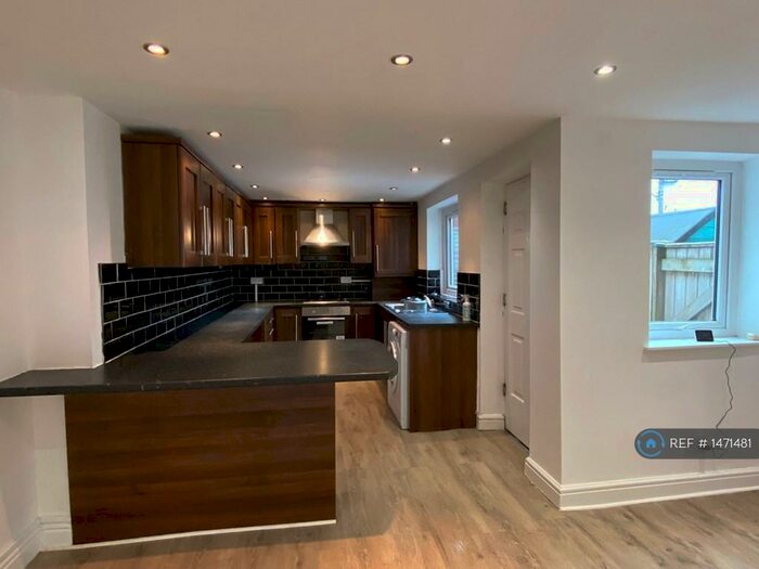 3 Bedroom Terraced House To Rent In Stuart Avenue, Bacup, OL13