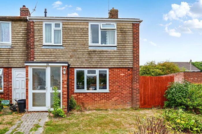 3 Bedroom Semi-Detached House For Sale In Margaret Close, Reading, Berkshire, RG2
