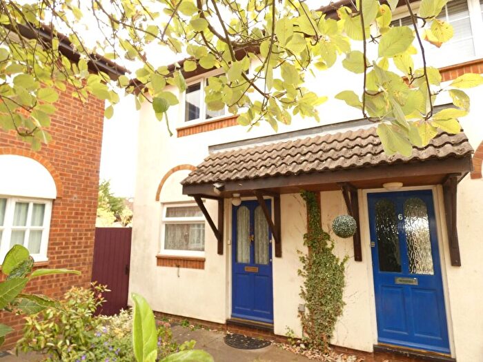 2 Bedroom End Of Terrace House For Sale In Paddocks Chase, Potton, SG19