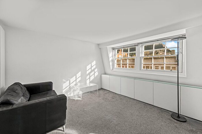 1 Bedroom Flat To Rent In Betterton Street, Covent Garden, WC2H