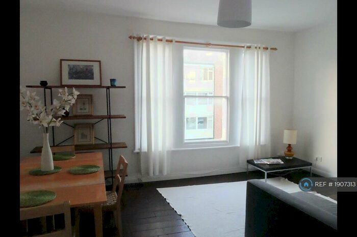 2 Bedroom Flat To Rent In Fernlea Road, London, SW12