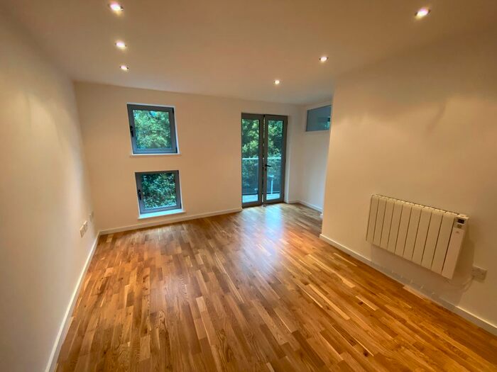 1 Bedroom Flat To Rent In Catalina, City Island, Leeds, LS12