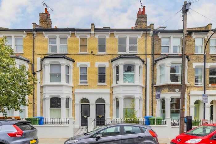 1 Bedroom Flat To Rent In Davisville Road, London, W12