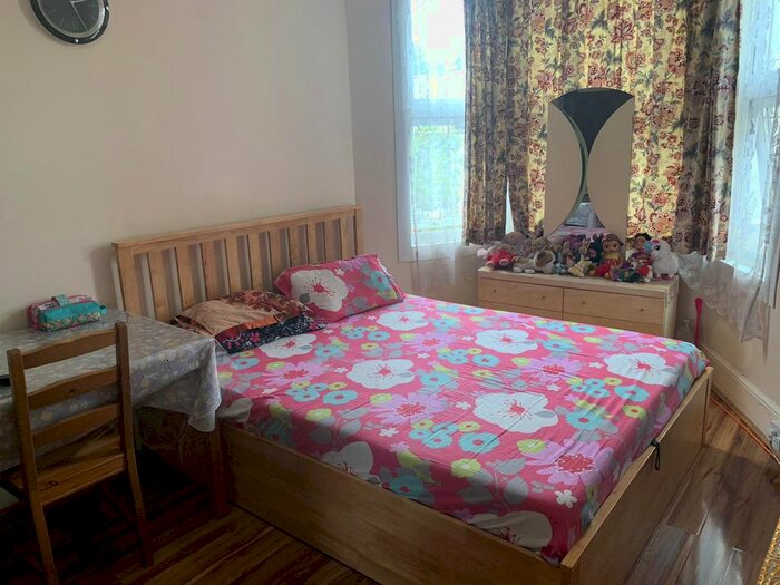 2 Bedroom Flat To Rent In Belmont Road, Ilford, IG1