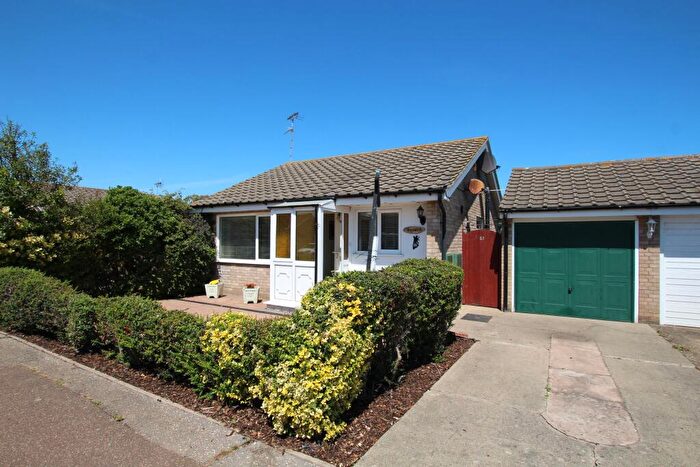2 Bedroom Bungalow For Sale In Redbridge Road, Great Clacton, CO15