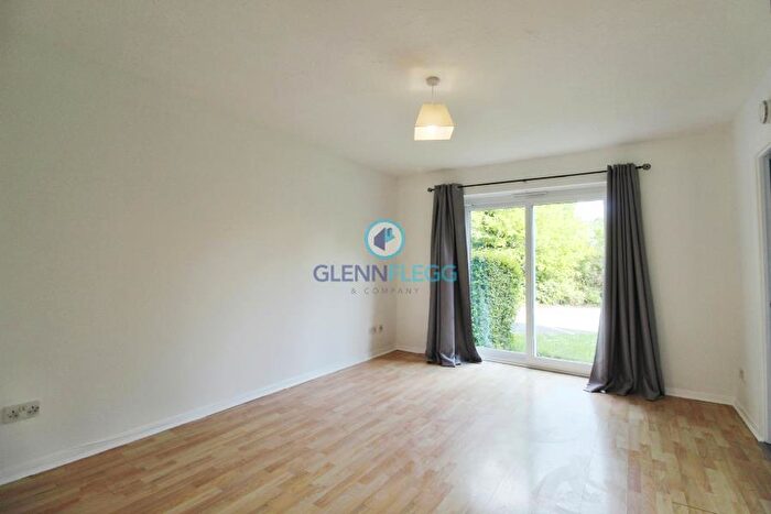 2 Bedroom Apartment To Rent In Littlebrook Avenue, Burnham, SL2