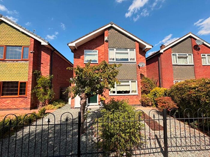 3 Bedroom Detached House For Sale In Lennon Close, Rugby, CV21