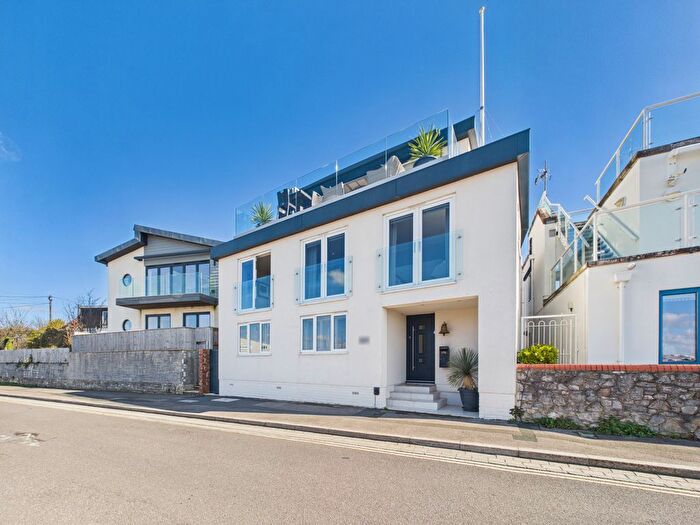 3 Bedroom Detached House For Sale In Shore Road, Warsash, SO31