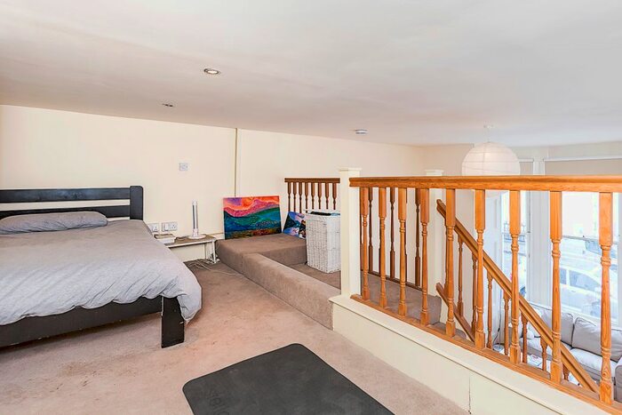 Studio To Rent In Cornwall Gardens, London, SW7