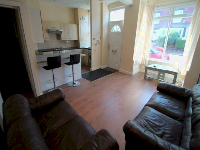 3 Bedroom House To Rent In Trelawn Place, Leeds, LS6