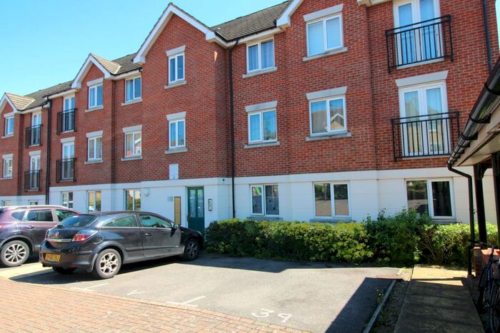 3 Bedroom Flat To Rent In Grenville Road, Chafford Hundred, Grays, RM16