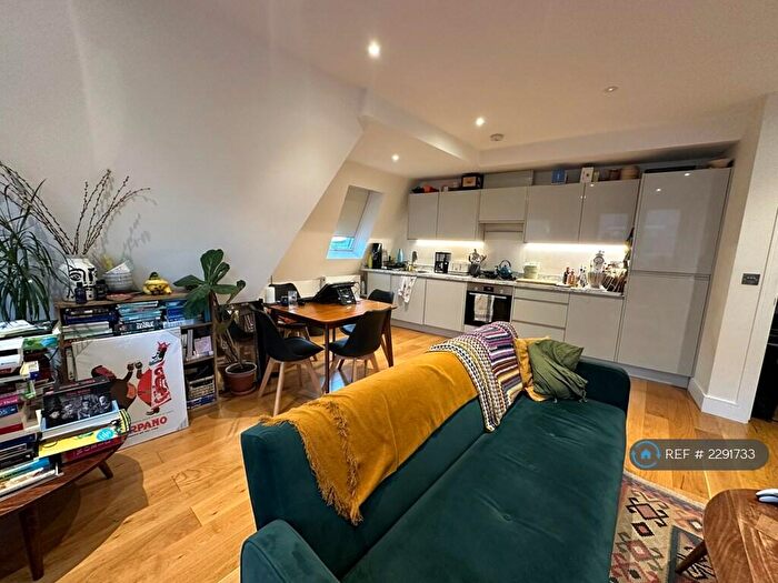 1 Bedroom Flat To Rent In Kingsland Road, London, E2