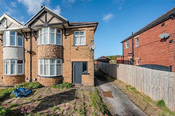 3 Bedroom Semi Detached House For Sale In Leeds Road, Dewsbury, WF12