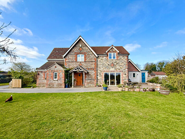 4 Bedroom Semi-Detached House For Sale In Kingdown, BS40