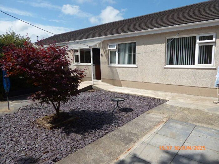 3 Bedroom Semi-Detached Bungalow To Rent In Penymorfa, Carmarthen, SA31