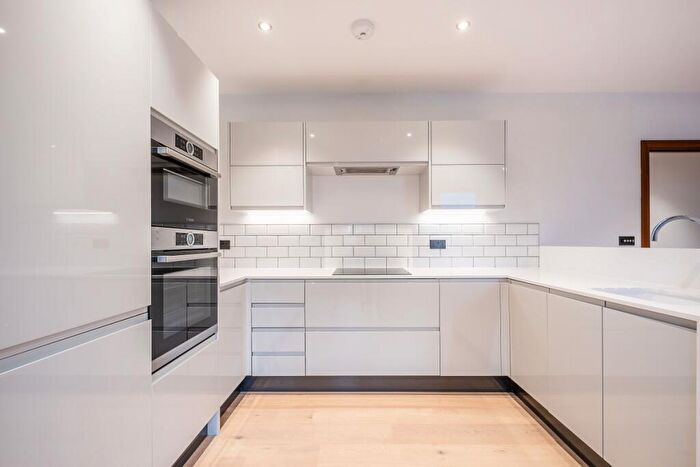 2 Bedroom Apartment To Rent In Balham High Road, SW12