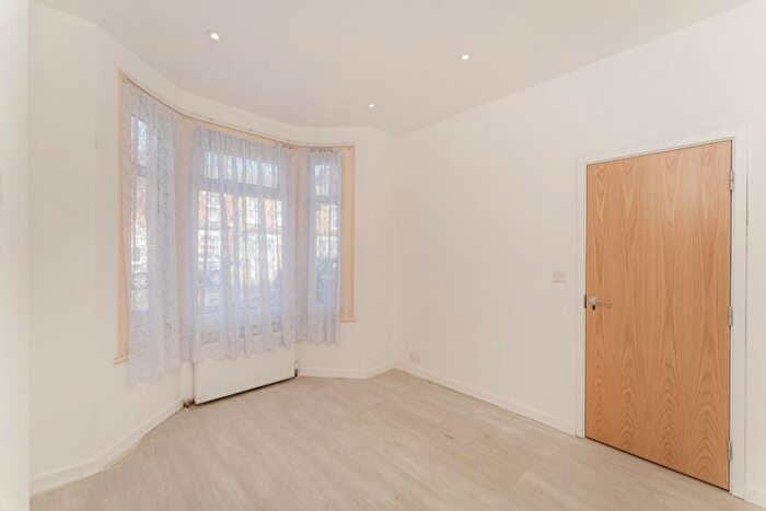 4 Bedroom Property To Rent In Alston Road, Edmonton, N18