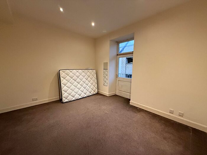 4 Bedroom Flat To Rent In Flat, Commercial Street, Dundee, DD1