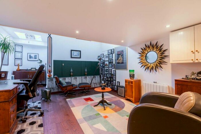 1 Bedroom Maisonette To Rent In Orange Place, Rotherhithe, London, SE16