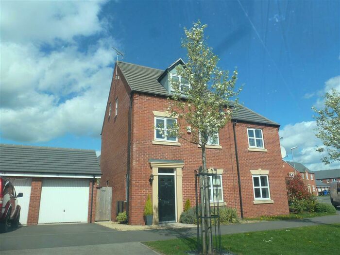 3 Bedroom Town House To Rent In Blakeholme Court, Burton-on-Trent, DE14