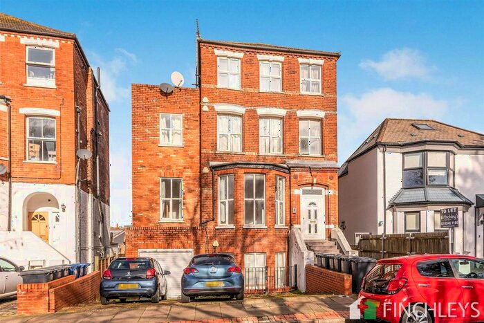 3 Bedroom Flat To Rent In Crescent Road, Finchley, N3