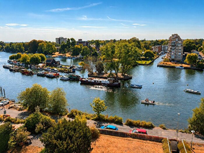 2 Bedroom Flat For Sale In Brunswick Court, The Albany, Albany Park Road, Kingston Upon Thames, KT2