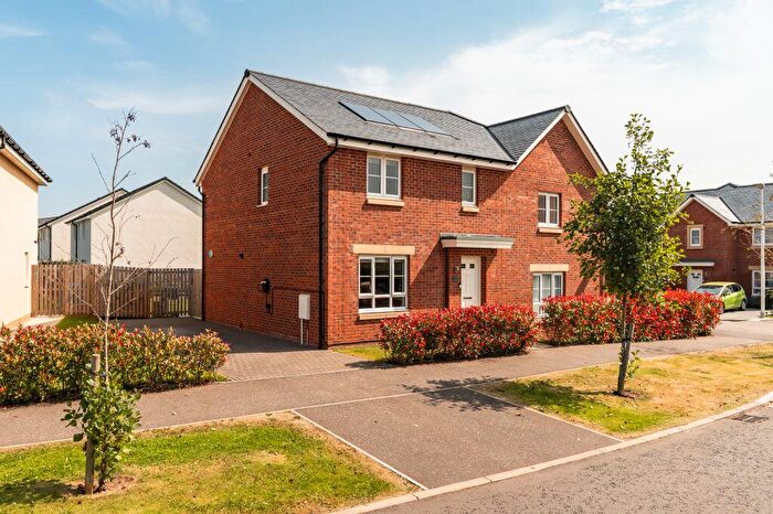 3 Bedroom Semi-Detached Villa For Sale In Charles Wilson Avenue, Bilston, EH25