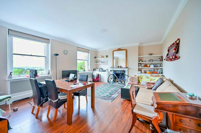 2 Bedroom Flat To Rent In Richmond Hill, Richmond Hill, Richmond, TW10