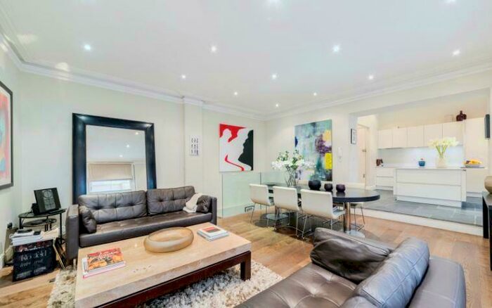 2 Bedroom Apartment To Rent In Park Road, Marylebone, London, NW1