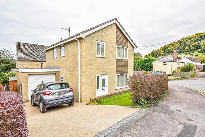 4 Bedroom Detached House For Sale In Hardings Drive, Dursley, GL11
