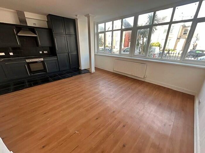 3 Bedroom Flat To Rent In Station Road, Blackpool, FY4