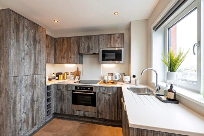 3 Bedroom Flat To Rent In Waterways Avenue Manchester, M15