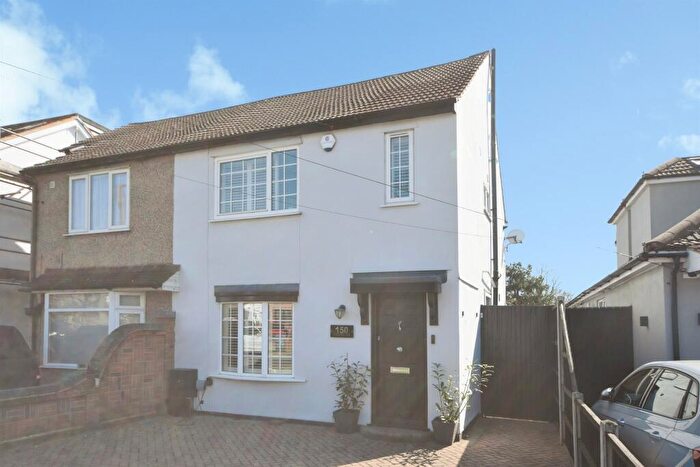 3 Bedroom Semi Detached House For Sale In Wingletye Lane, Hornchurch, RM11