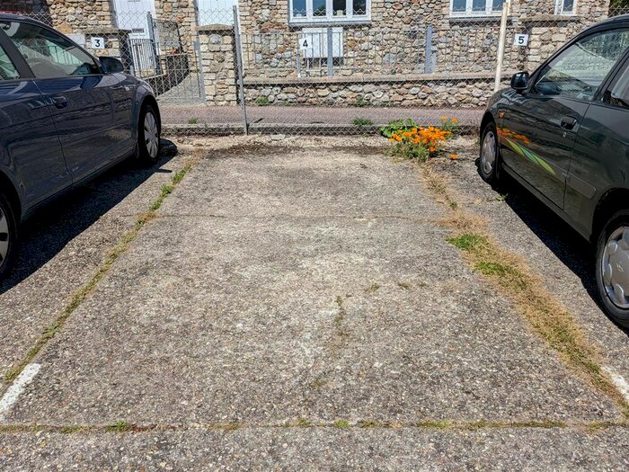 Garage / Parking To Rent In Golden Lion, Fore Street, Seaton, EX12